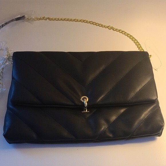 NWT- Women’s Quilted Chevron Design Crossbody or Clutch With Chain Strap - Picture 3 of 13